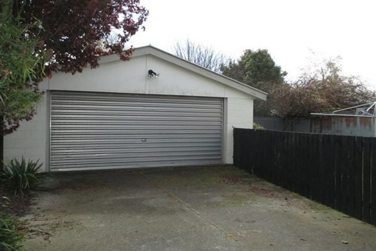 Photo of property in 6 Davidson Crescent, Hornby, Christchurch, 8042