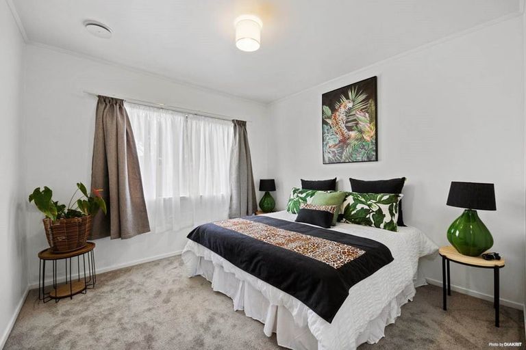 Photo of property in 48 West Harbour Drive, West Harbour, Auckland, 0618