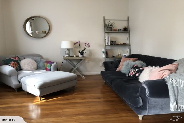 Photo of property in 42 Hinau Street, Woburn, Lower Hutt, 5011