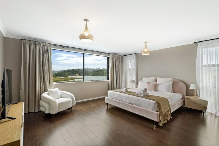 Photo of property in 16 Schopolo Place, Schnapper Rock, Auckland, 0632