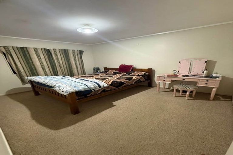Photo of property in 2/5 Beaumonts Way, Manurewa, Auckland, 2102