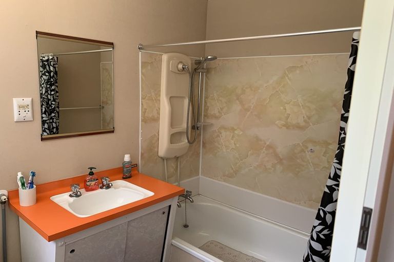 Photo of property in 2a Runciman Street, Green Island, Dunedin, 9018