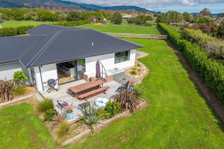 Photo of property in 10 Oriwa Lane, Levin, 5571