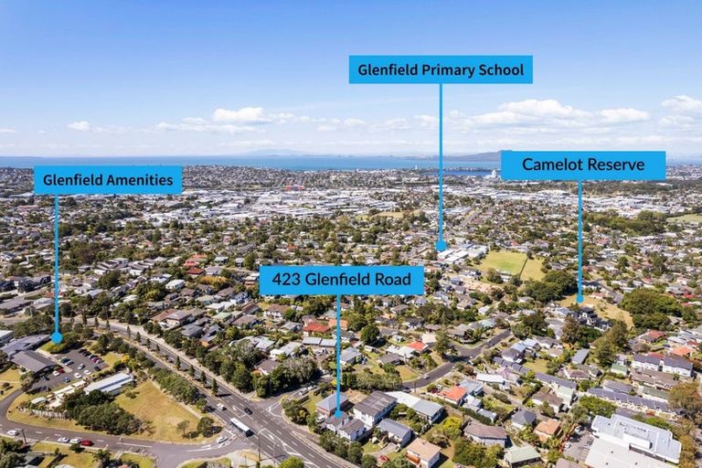 Photo of property in 423 Glenfield Road, Glenfield, Auckland, 0629