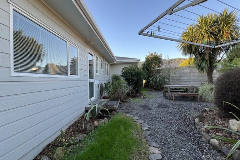 Photo of property in 4 Allman Drive, Coromandel, 3506