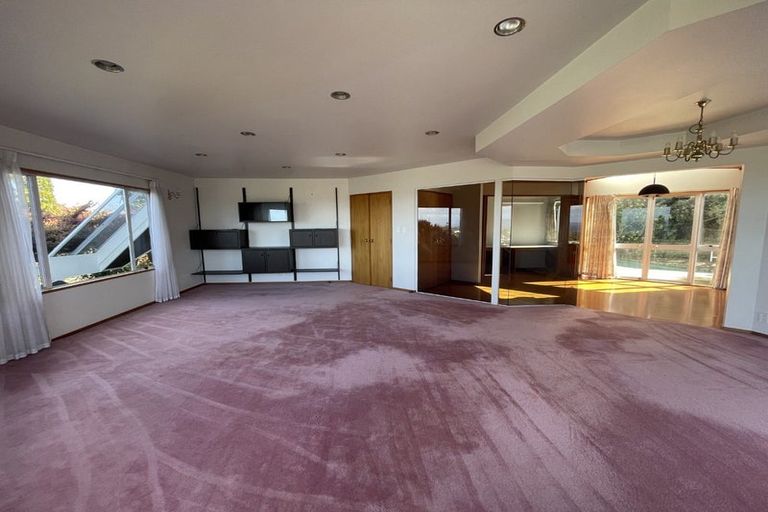 Photo of property in 19 Calypso Place, Rothesay Bay, Auckland, 0630