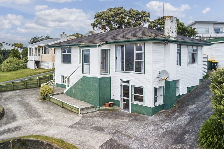 Photo of property in 45 Hiwi Crescent, Titahi Bay, Porirua, 5022