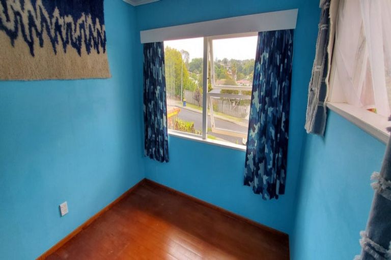 Photo of property in 71 Marlborough Avenue, Glenfield, Auckland, 0629