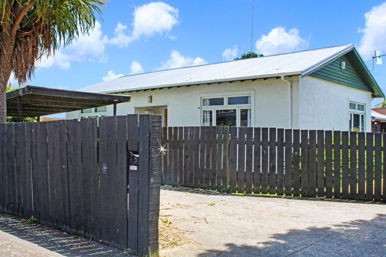 Photo of property in 197 College Street, West End, Palmerston North, 4412