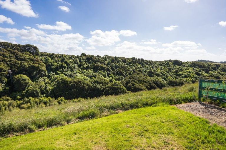 Photo of property in 15 Chatfield Lane, Aokautere, Palmerston North, 4471