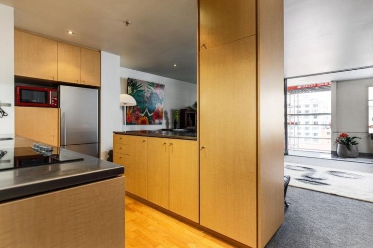 Photo of property in Sanctum Apartment, 10 Ebor Street, Te Aro, Wellington, 6011