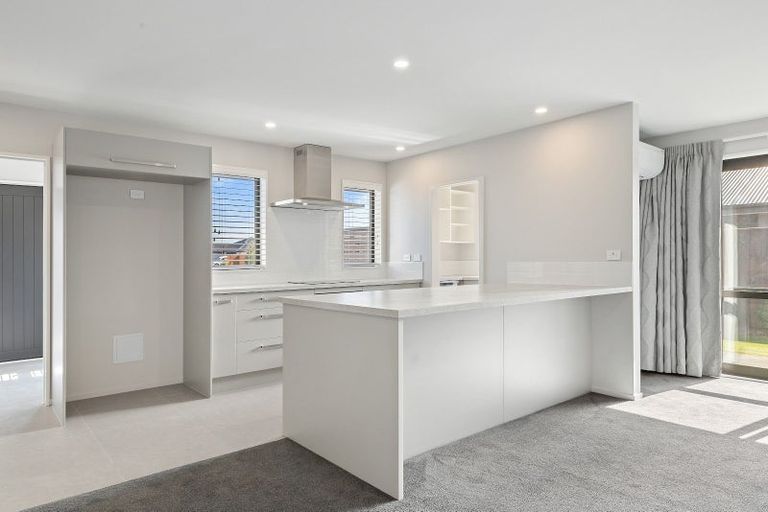 Photo of property in 130 Shillingford Boulevard, Rolleston, 7615