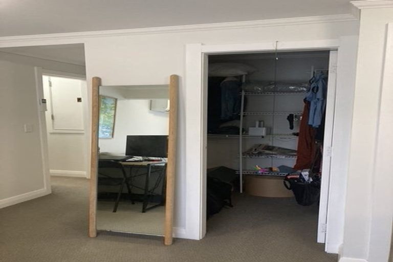 Photo of property in 30 Saint Michaels Crescent, Kelburn, Wellington, 6012