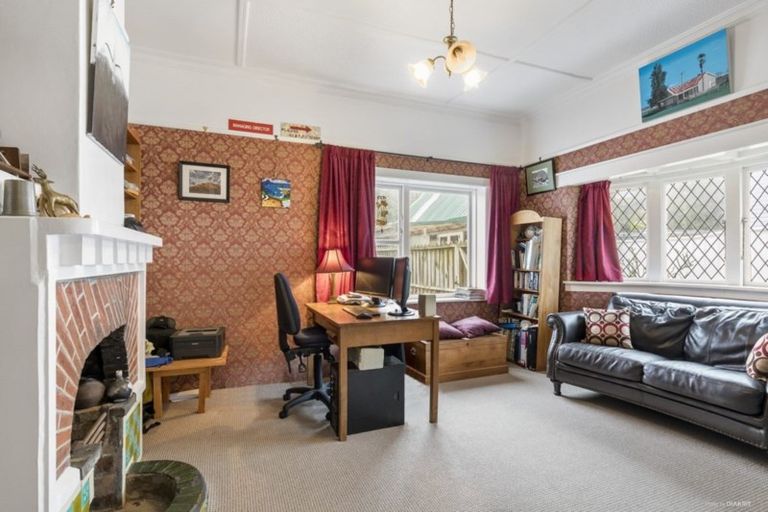 Photo of property in 107 Helston Road, Paparangi, Wellington, 6037