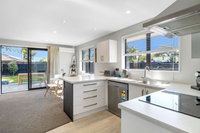 Photo of property in 2/96 Palmers Road, New Brighton, Christchurch, 8083