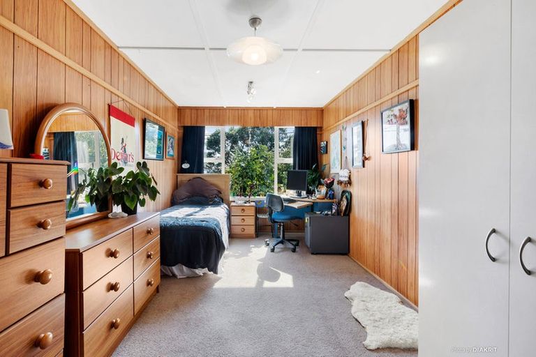 Photo of property in 1 Sim Street, Johnsonville, Wellington, 6037