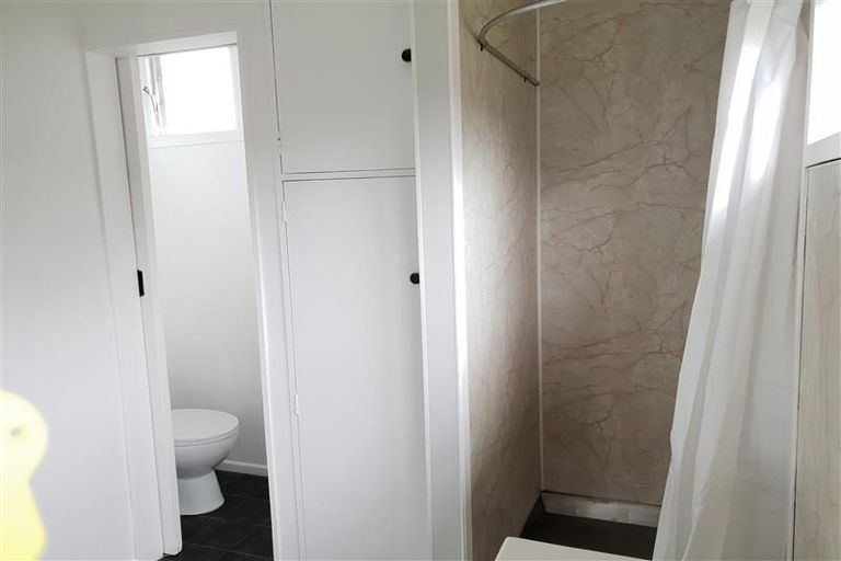 Photo of property in 6b Westhaven Grove, Takaro, Palmerston North, 4412