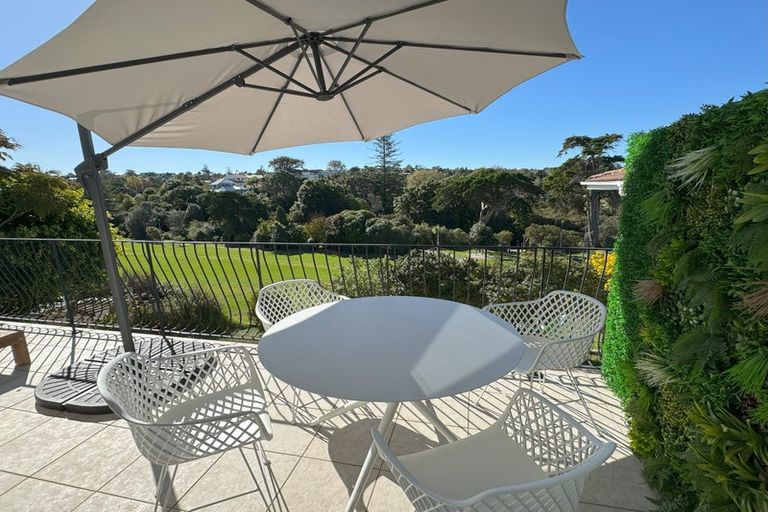 Photo of property in 13 Ellangowan Road, Waiake, Auckland, 0630