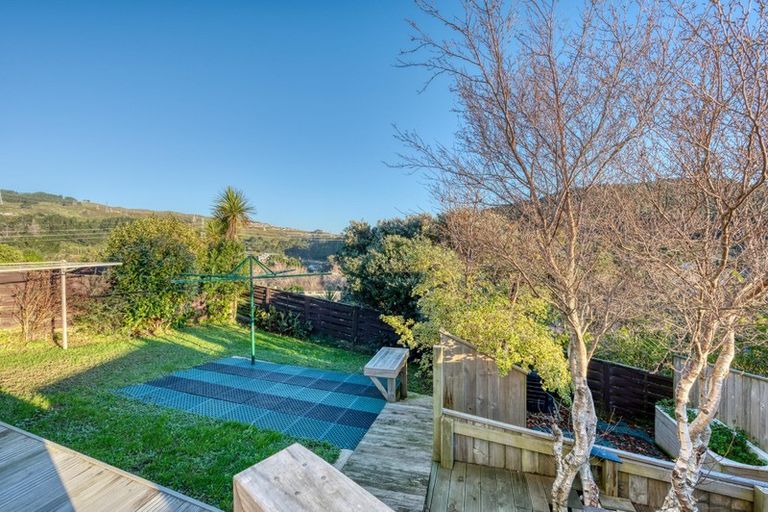 Photo of property in 94 Taylor Terrace, Tawa, Wellington, 5028