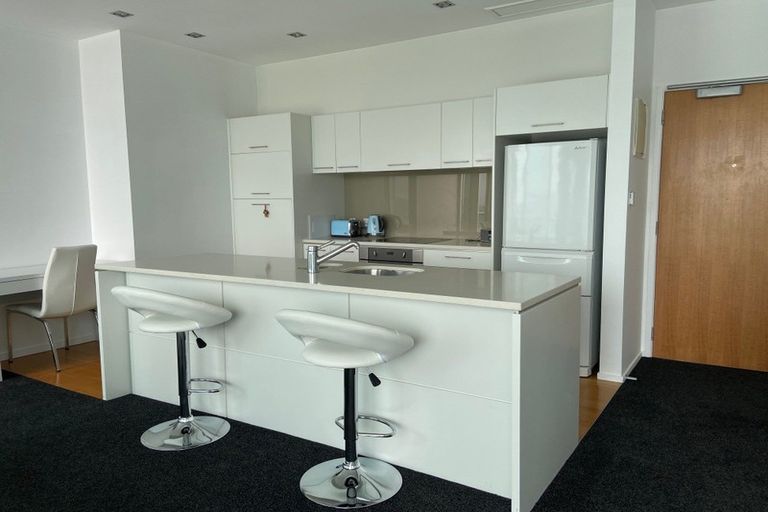 Photo of property in Sentinel Apartments, 905/3 Northcroft Street, Takapuna, Auckland, 0622