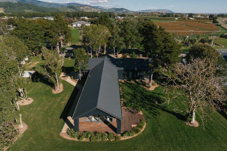 Photo of property in 31 Muhunoa Road East, Ohau, Levin, 5570