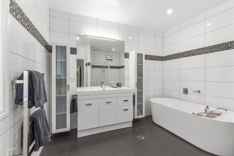 Photo of property in 11 Wilmshurst Place, Tawa, Wellington, 5028