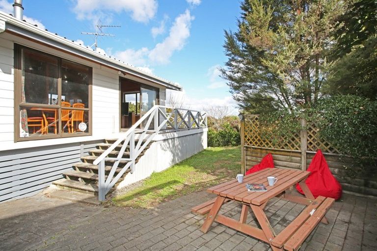 Photo of property in 3 Cantua Close, Totara Heights, Auckland, 2105