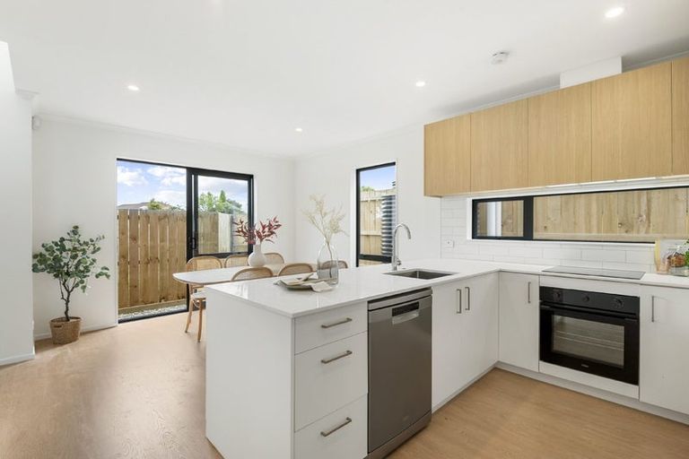 Photo of property in 33 Isabella Lane, Henderson, 0610