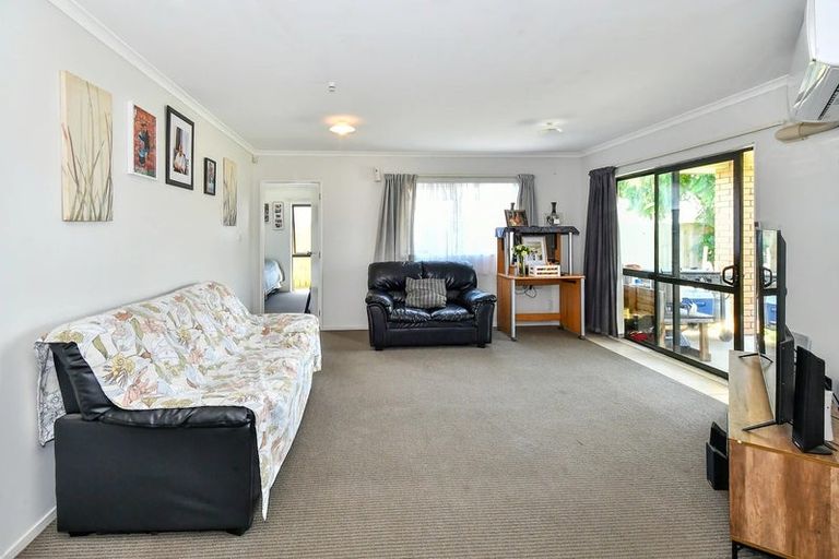 Photo of property in 9 Mark Edgar Place, Clendon Park, Auckland, 2103