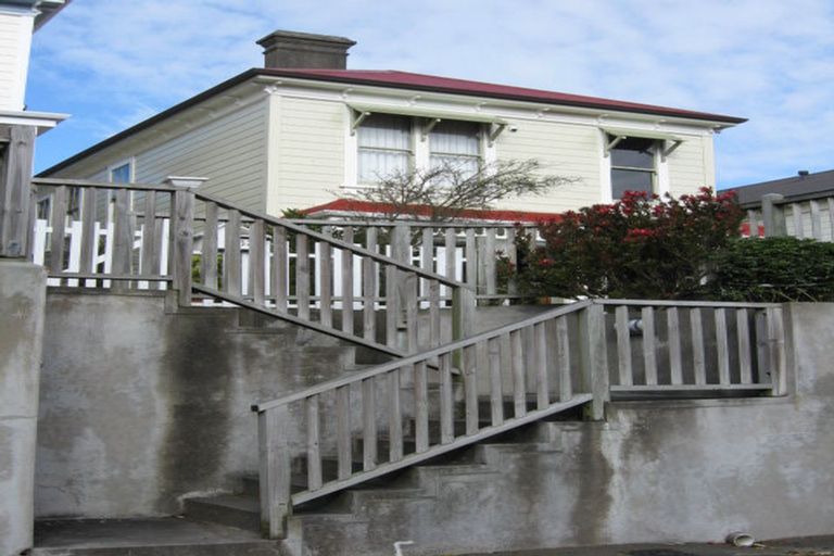 Photo of property in 35 Grove Road, Kelburn, Wellington, 6012