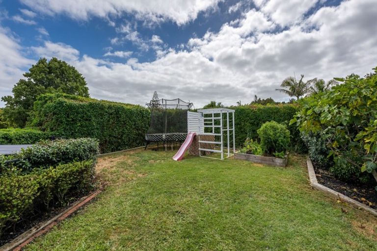 Photo of property in 38 Lynmore Drive, Hillpark, Auckland, 2102