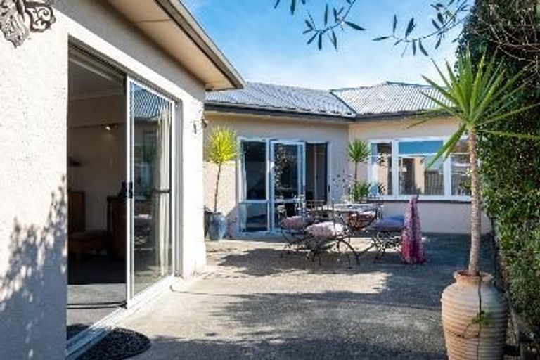Photo of property in 12 Gebbie Road, Taradale, Napier, 4112