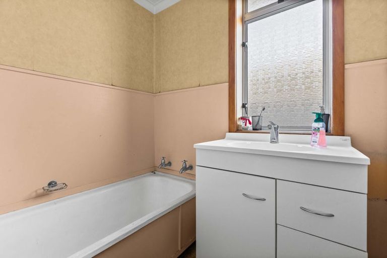 Photo of property in 812 Lyell Street, Akina, Hastings, 4122