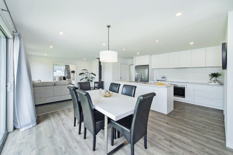 Photo of property in 16 Hobbs Street, Hororata, 7572