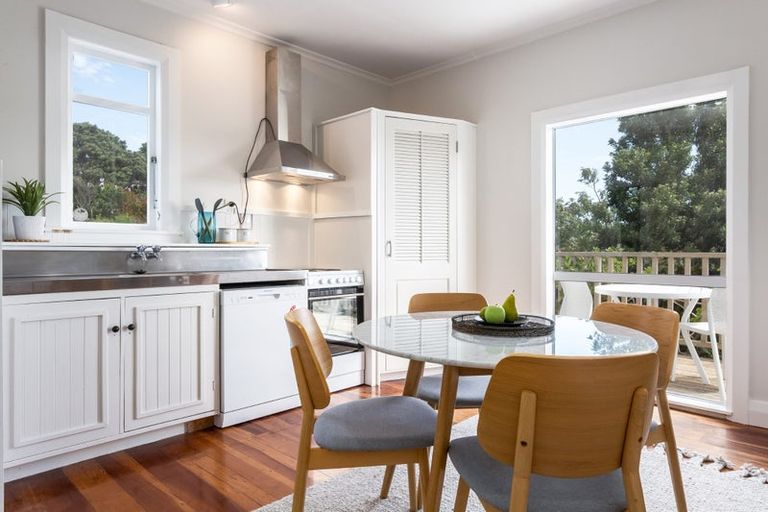 Photo of property in 78 Bayview Road, Paremata, Porirua, 5024