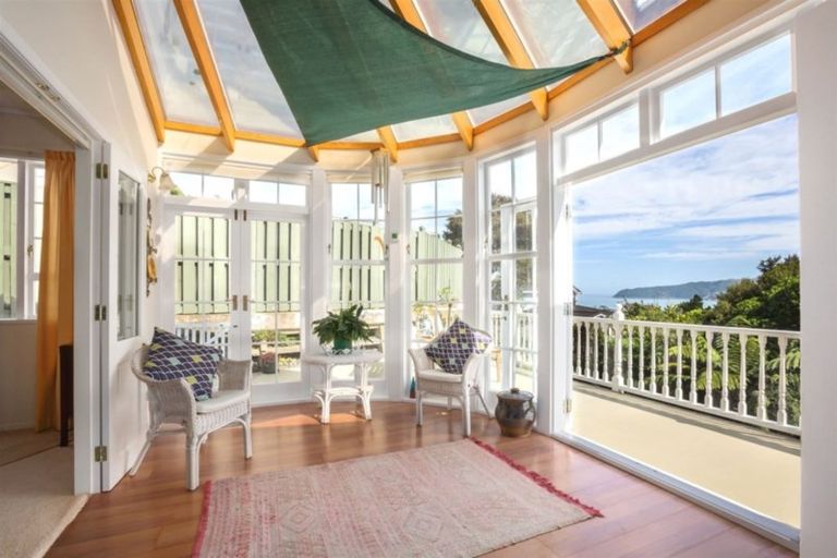 Photo of property in 5a Kahu Road, Paremata, Porirua, 5024