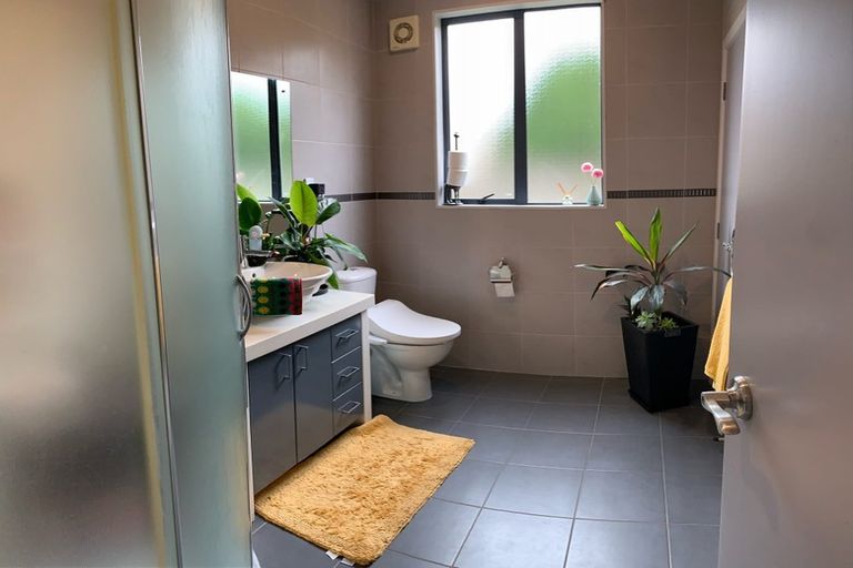 Photo of property in 50 Amberwood Drive, Northpark, Auckland, 2013