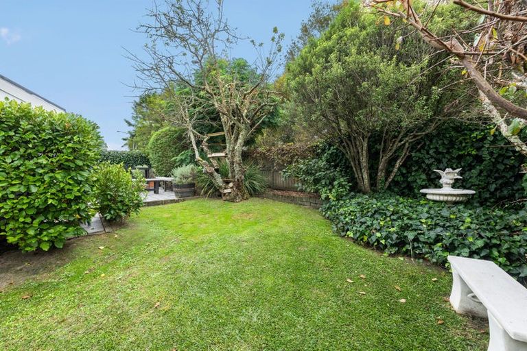 Photo of property in 21 Chartwell Avenue, Glenfield, Auckland, 0629