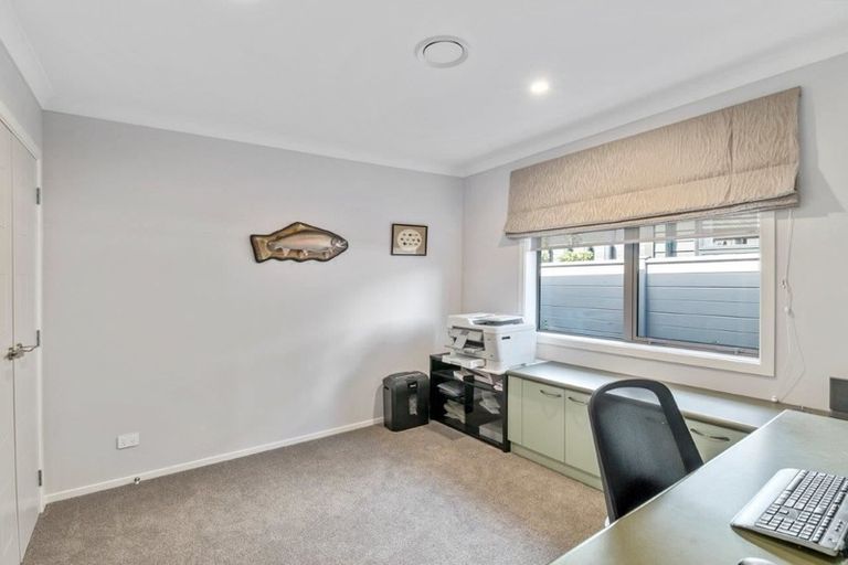 Photo of property in 18 Morepork Drive, Waikanae, 5036