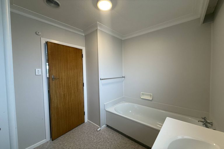 Photo of property in 2a Brooklyn Street, Green Island, Dunedin, 9018