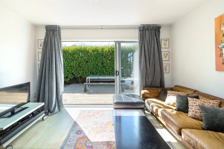 Photo of property in 43 Sackville Street, Martinborough, 5711