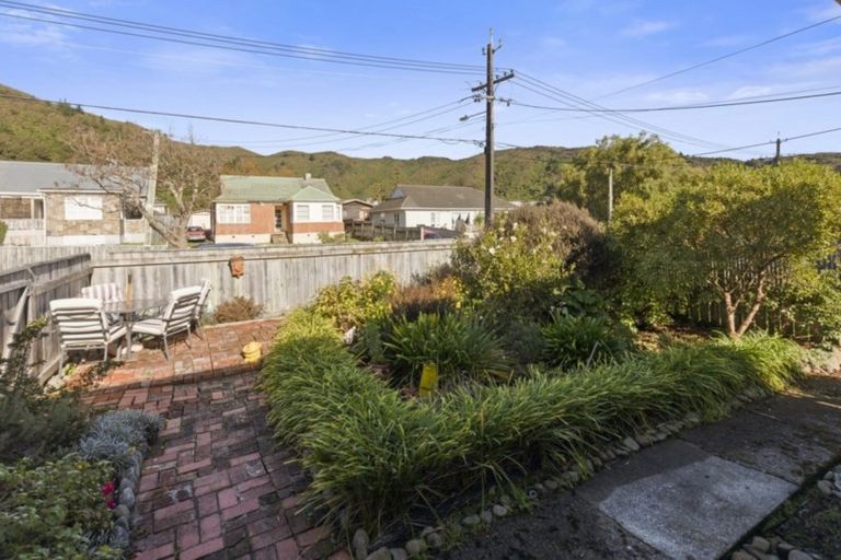 Photo of property in 11 Cleland Crescent, Naenae, Lower Hutt, 5011