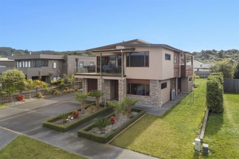 Photo of property in 174 Lisland Drive, Kinloch, Taupo, 3377
