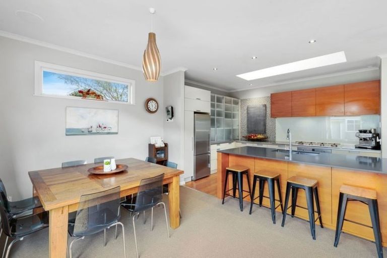 Photo of property in 45 Tuatoru Street, Eastbourne, Lower Hutt, 5013