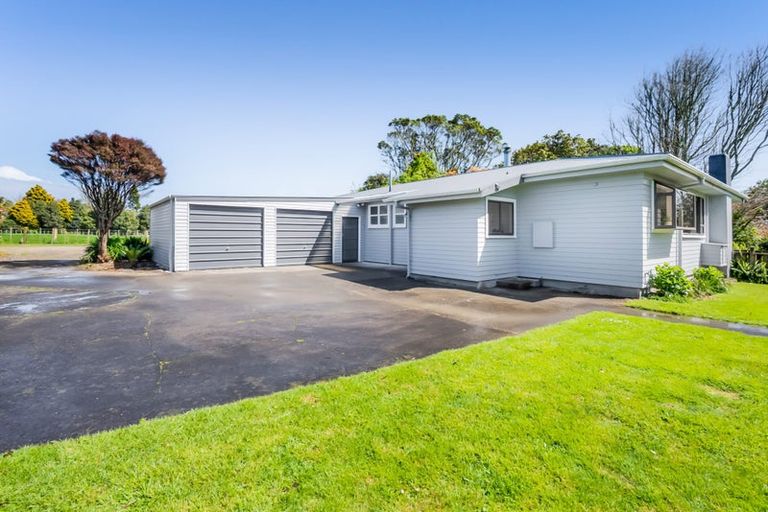 Photo of property in 352 Manutahi Road, Lepperton, New Plymouth, 4373