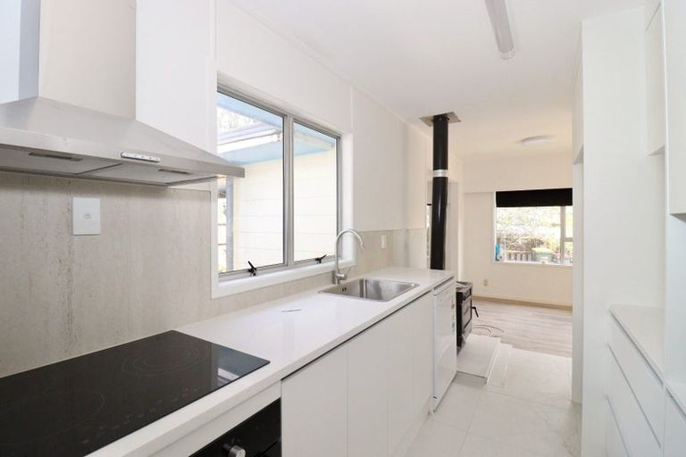 Photo of property in 28 Glynnbrooke Street, Te Atatu South, Auckland, 0610