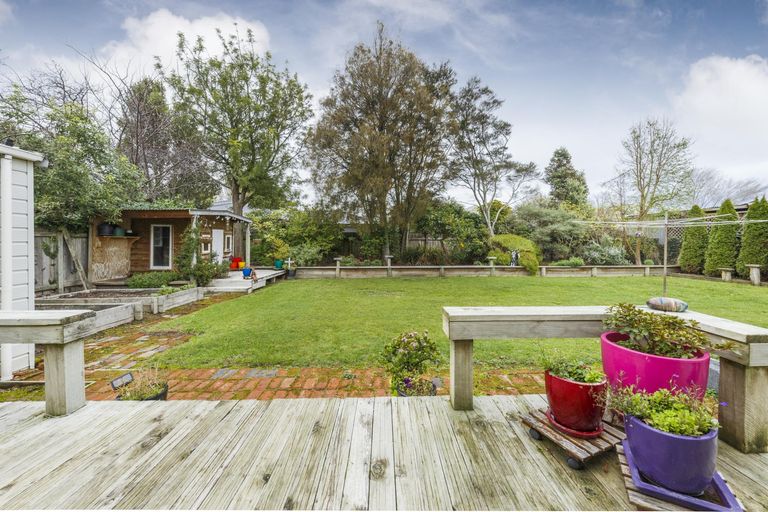 Photo of property in 28 Peppertree Glade, Kelvin Grove, Palmerston North, 4414