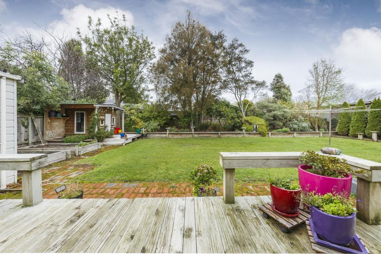 Photo of property in 23 Rainforth Street, Roslyn, Palmerston North, 4414