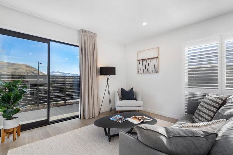 Photo of property in 13 Mulholland Drive, Jacks Point, 9371