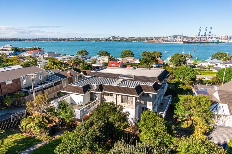 Photo of property in 1/47 Clarence Street, Devonport, Auckland, 0624